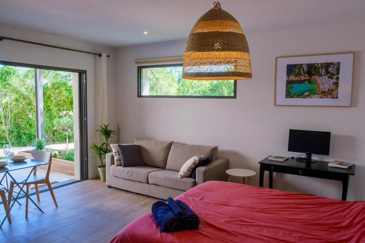 Studio Neuf Et Lumineux Cassis 0*,  France